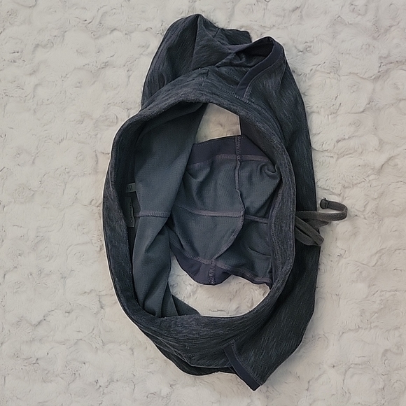 Athleta Gray Drawstring Shorts, Women's Size Medium, Great Condition! - Picture 5 of 6